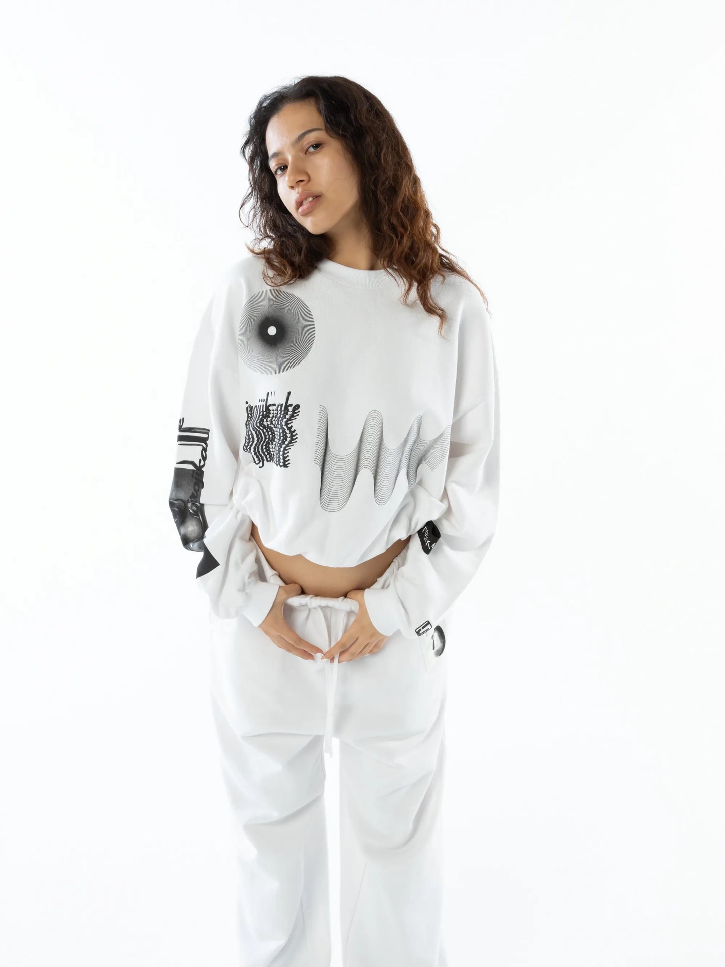 IJ SWEATSHIRT (WHITE)