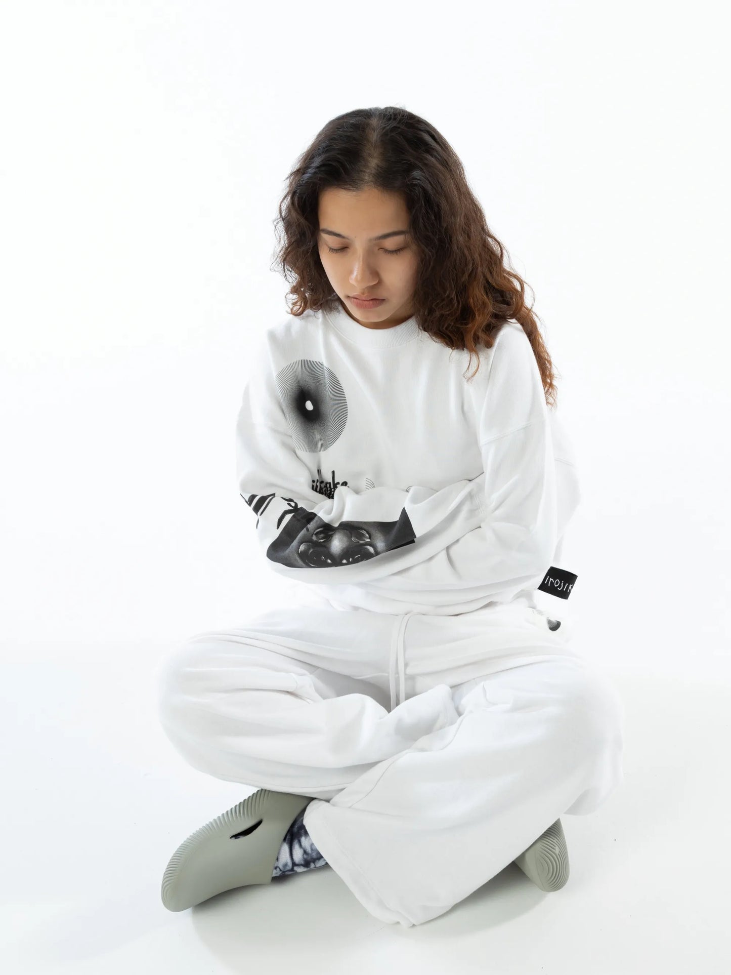 IJ SWEATSHIRT (WHITE)