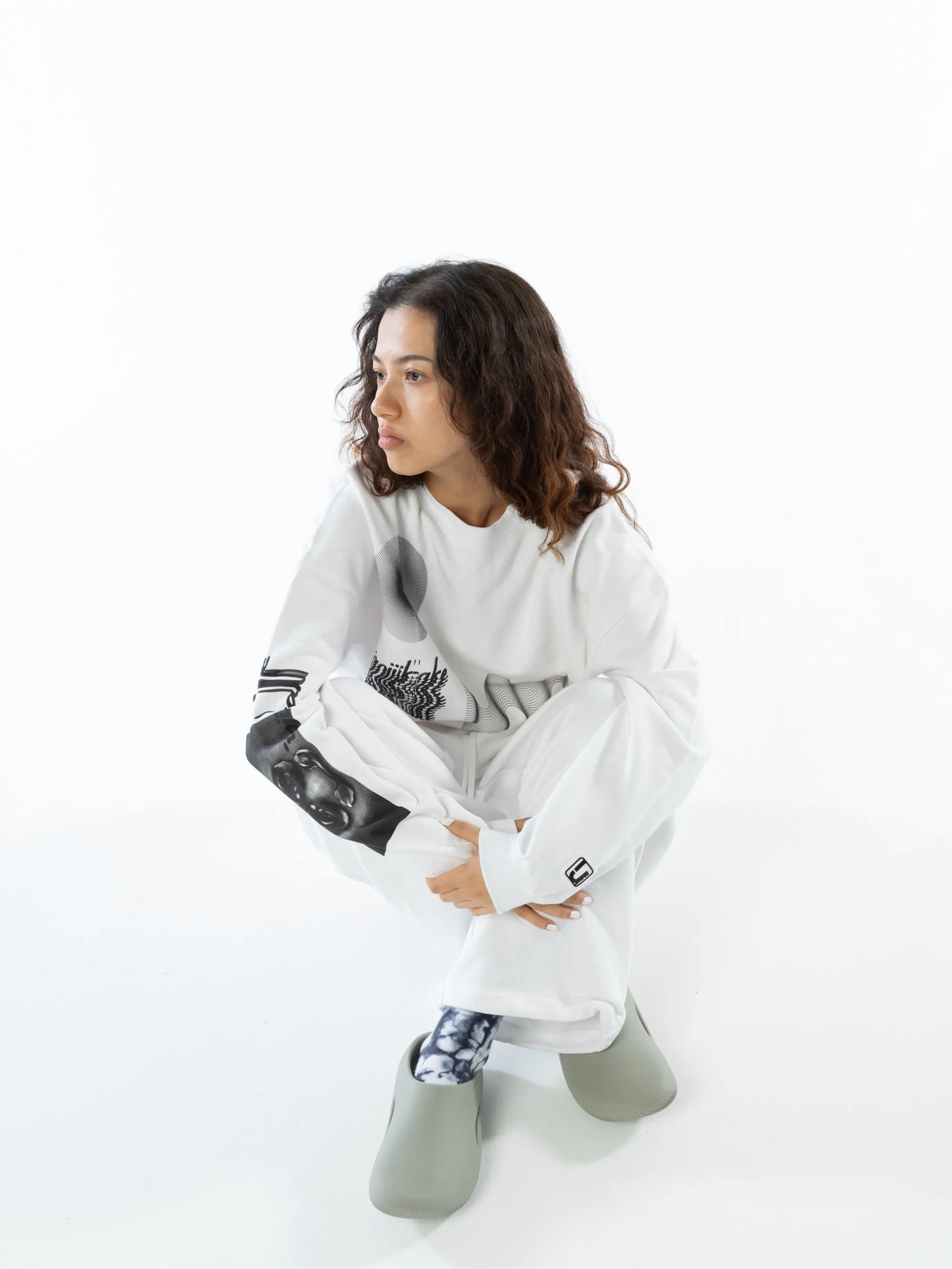 IJ SWEATSHIRT (WHITE)