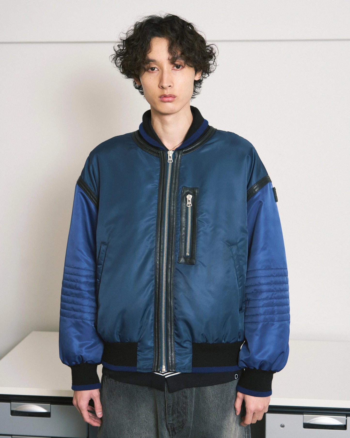 TRIM LEATHER BOMBER JACKET (NAVY)