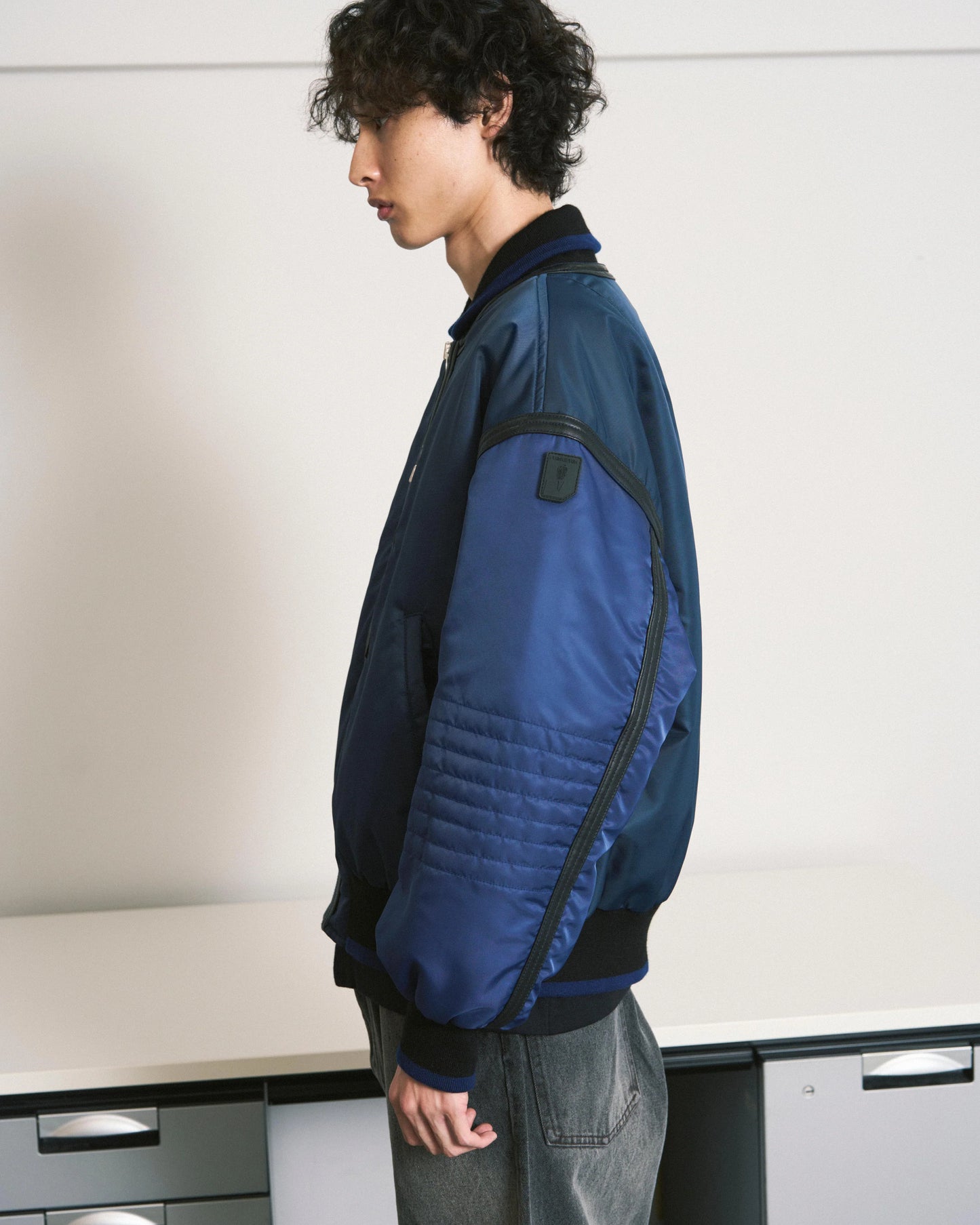 TRIM LEATHER BOMBER JACKET (NAVY)