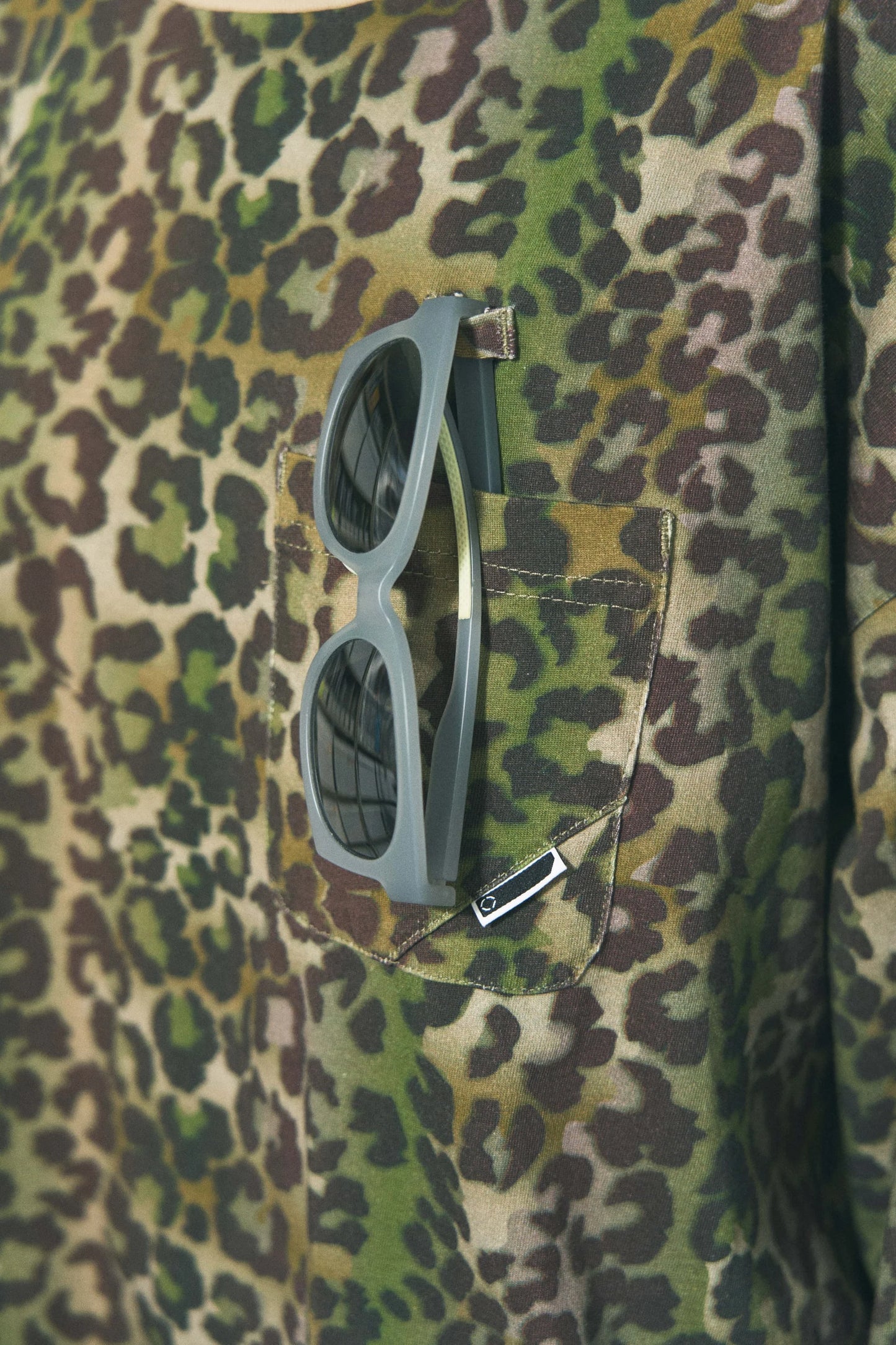 OPTICAL LOOP LS T-SHIRT (LEOPARD)