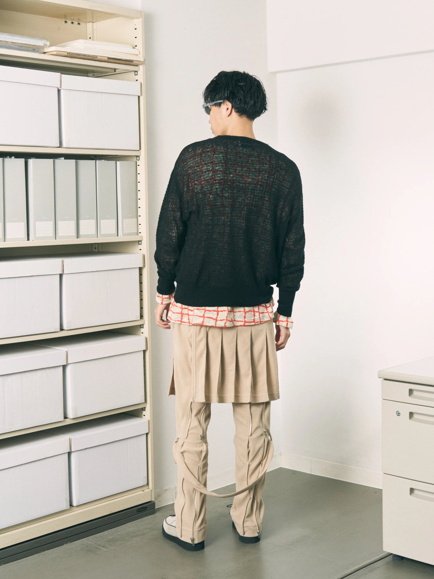 AIRY MERINO WAFFLE SWEATER (BLACK)