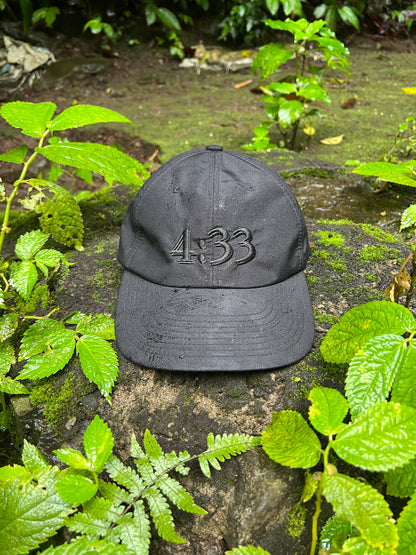 PRE CURVE BRIM 6 PANEL CAP (4:33) BLACK (BLACK EMB)